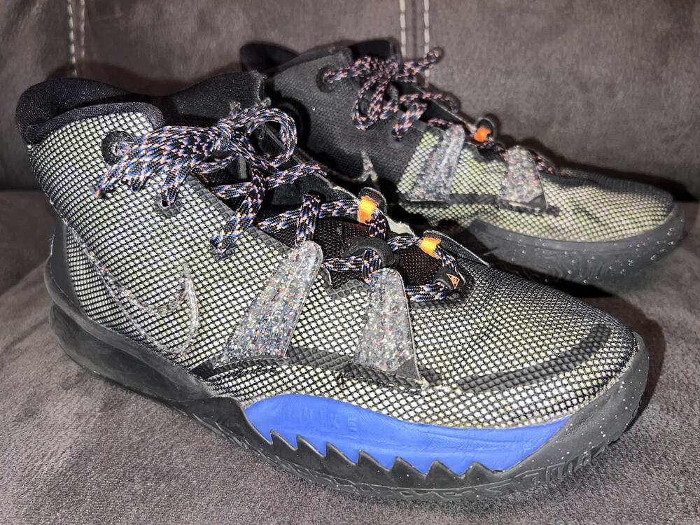 Nike Kyrie 7 (GS) 'Grind' Youth Basketball Shoes Sneakers CT4080-007 Size 7Y EUC
